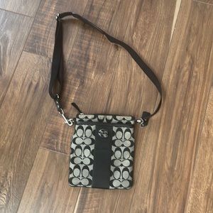 COACH CROSSBODY BAG AUTHENTIC